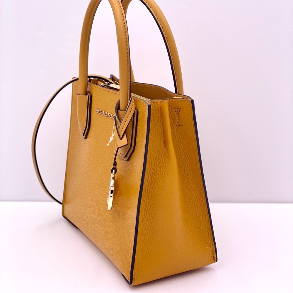 Michael Kors Mercer Md Messenger Crossbody - Picture 4 of 11